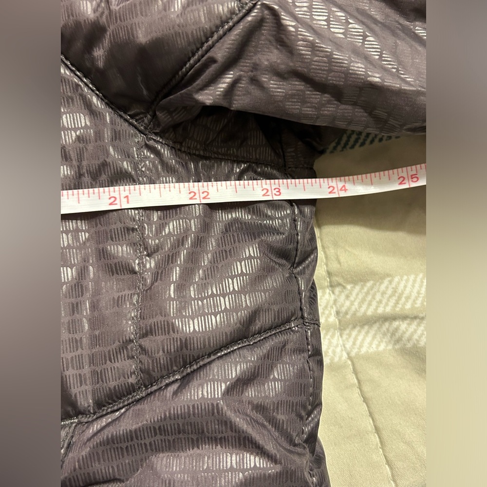 The North Face Nylon Puffer Coat - Picture 9 of 12